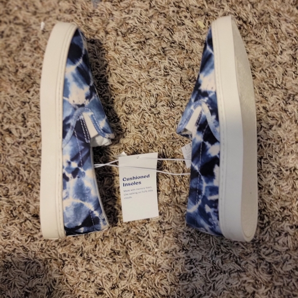 Shoes - Picture 2 of 2